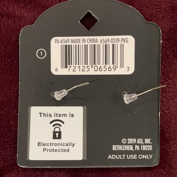 New Gorgeous silver teardrop earrings - Picture 3 of 4